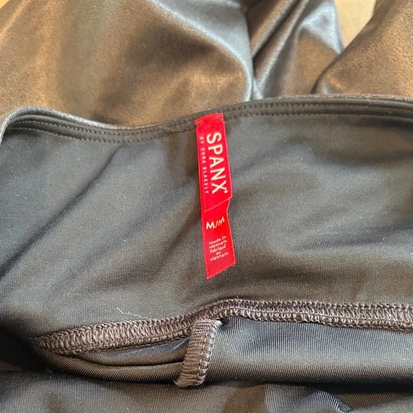 SPANX Shiny Black Leggings - Picture 3 of 6